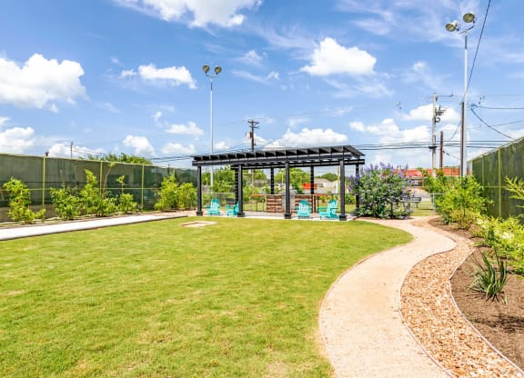 Park Like Setting at Envue Apartments, Texas