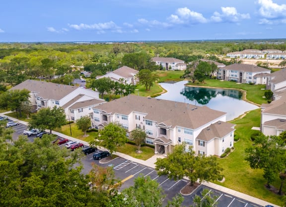 the estates at university club apartments