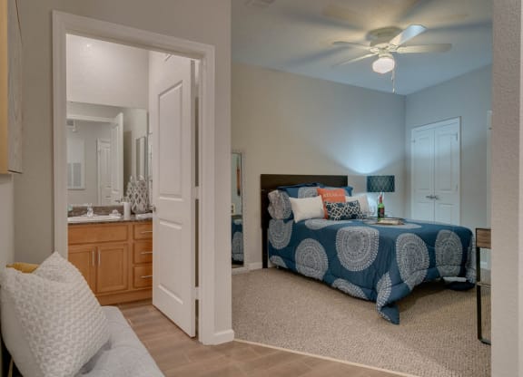 Lake view single suite bedroom