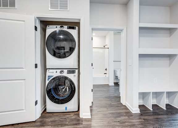 Small Laundry Room at Giddy Hall Apartments, North Carolina, 28273