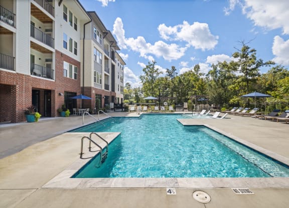 the preserve at ballantyne commons pool and apartment buildings