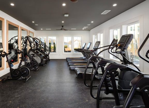 Fitness Studio with State-of-the-Art Cardio & Strength Training Machines