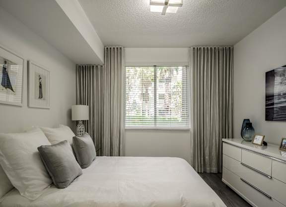 Oversized Bedrooms That Fit King Sized Beds