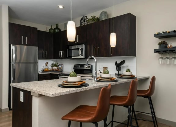 Gorgeous Kitchen with Breakfast Bar