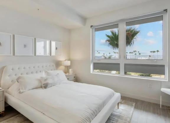 Large Bedrooms That Accommodate King Size Beds