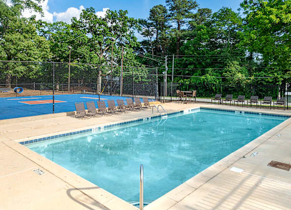 A Large Outdoor Swimming Pool at Avondale Place Apartments, Avondale Estates