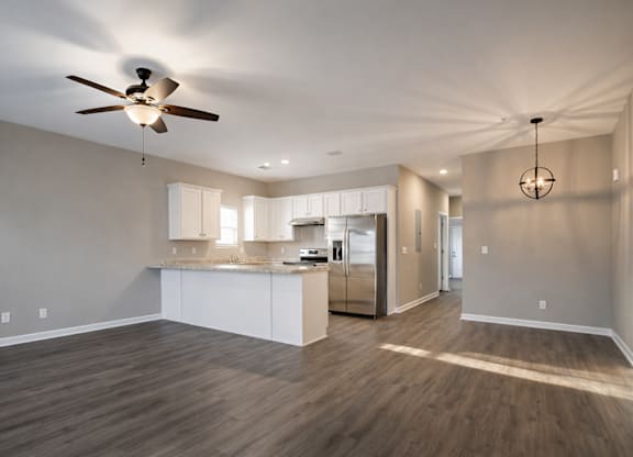 Kitchen View at Club Villas Apartments, Kathleen, GA, 31047