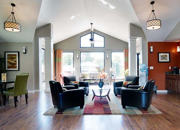 Community living room at Ventana at The Lake, Hendersonville, TN 37075.