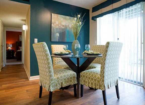 Dining room at Ventana at The Lake, Hendersonville, TN 37075.