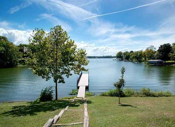 Lake dock at Ventana at The Lake, Hendersonville, TN 37075.