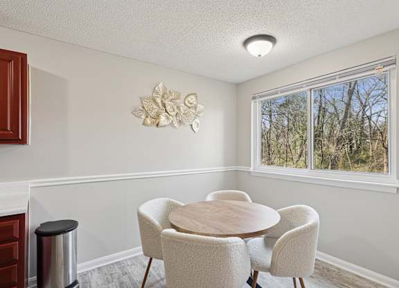 Dining Area at Casa de Luna Apartments, Raleigh