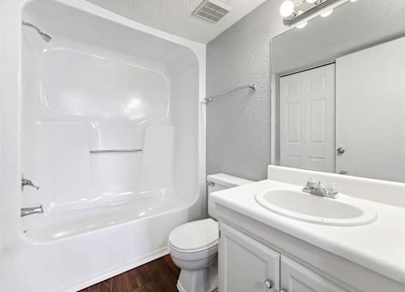 A white bathroom at Governors House, Huntsville