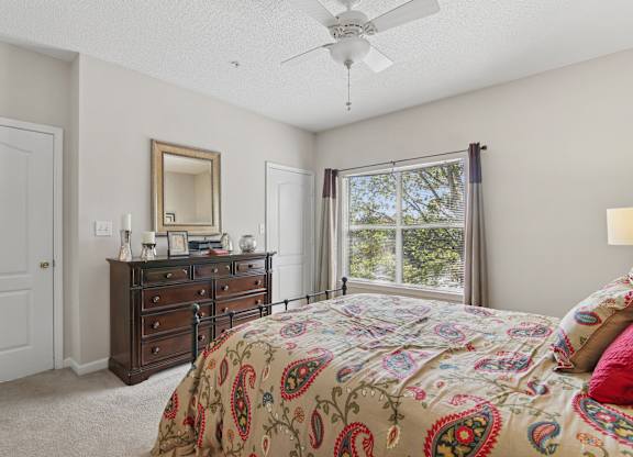 Bedroom with a bed at Carrington Park at Lake Lanier, Gainesville, Georgia