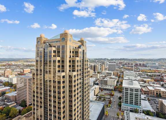 Tall Building at The 600 Apartments, Birmingham, AL