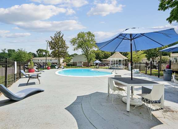 Outdoor Swimming Pool at Windsor Harbor Apartments, North Carolina, 28215