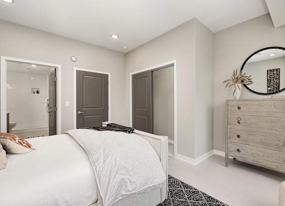 Bedroom with Dresser at The 600 Apartments, Birmingham, AL, 35203