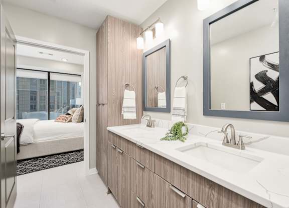 In-Suite Bathroom at The 600 Apartments, Alabama