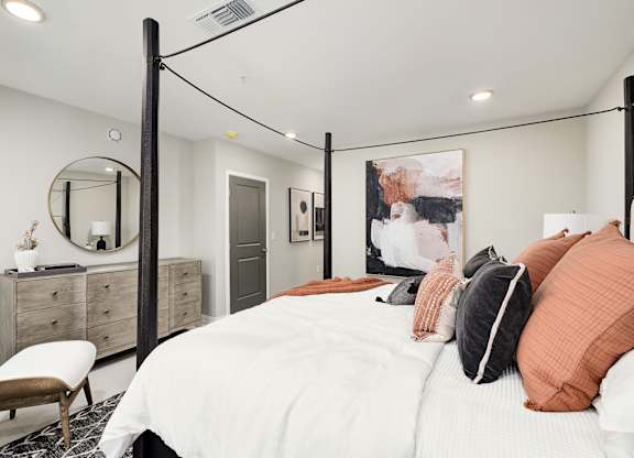 Bedroom with Large Bed at The 600 Apartments, Birmingham