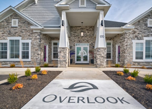 Overlook Clubhouse Entrance