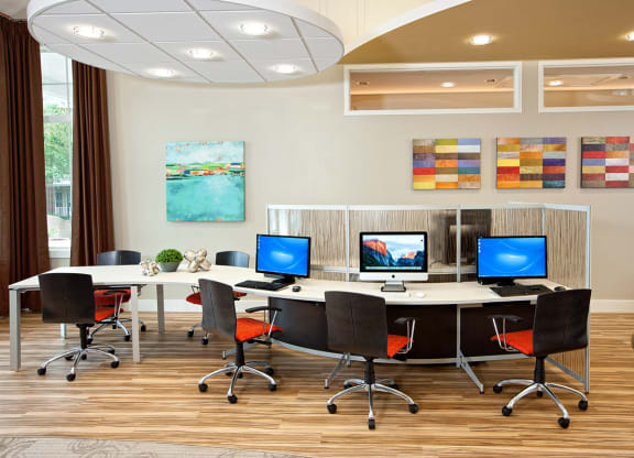 24-Hour Business Center with Computers and Wireless Printing