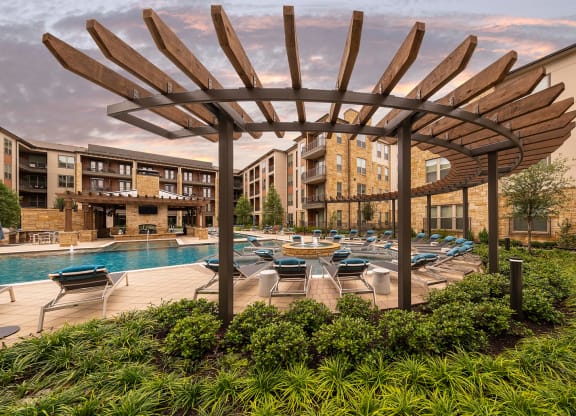 Pool Seating