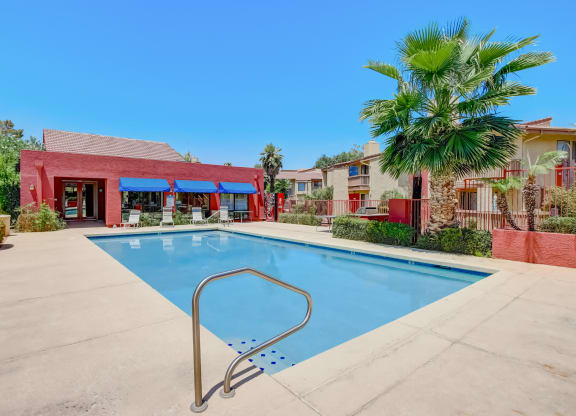 Outdoor Pool at Glen at Mesa Apartments, Mesa, Arizona 85201