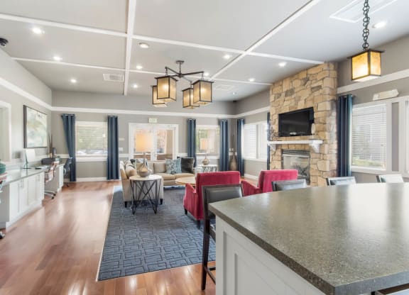 Clubhouse with Business Center at Deer Crest Apartments, Broomfield