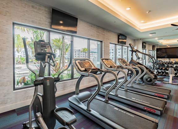 Treadmills at Edge75, Naples
