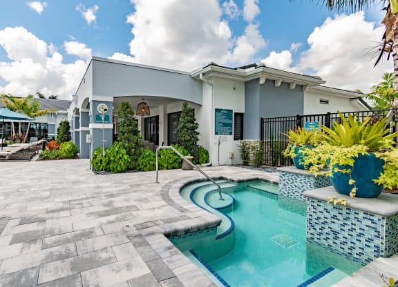 Outdoor Spa Hot Tub at Edge75, Naples, Florida 34104
