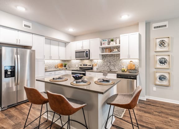 Quartz Countertops at Edge75, 34104