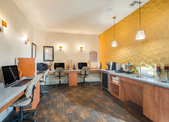 Business Center at Kingwood Glen, Texas