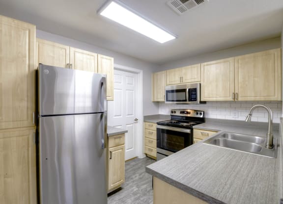 Fully Equipped Kitchen at Sweetwater At Metro North Apartments, Phoenix