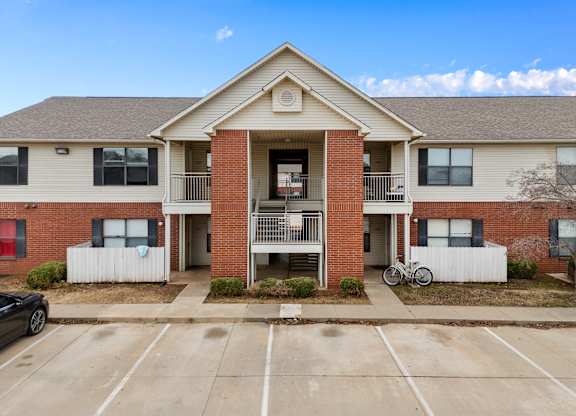 Exterior View at Chapel Ridge of Stillwater, Stillwater, 74075