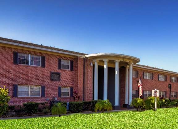 Lush Green Outdoor at Hibiscus Place Apartments, Florida, 32808