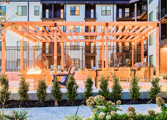 Courtyard Firepot Patio at Bold on the Blvd, St. Peters, MO 63376