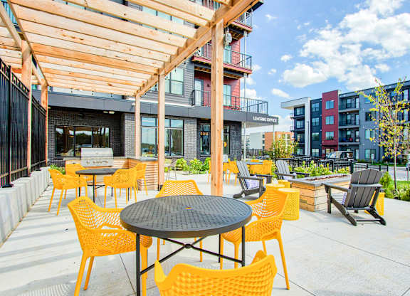 Outdoor Patio at Bold on the Blvd, Missouri