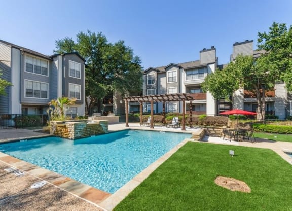 Swimming pool at Cobblestone, Arlington