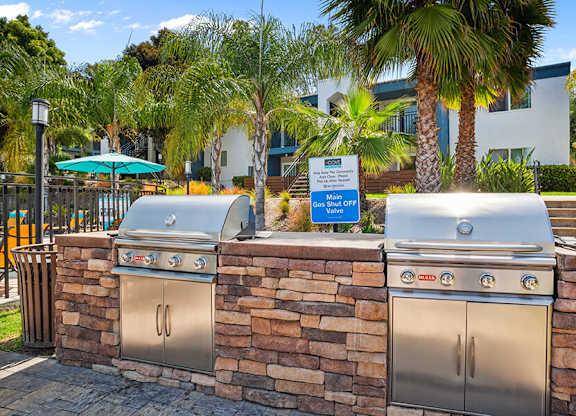Outdoor Grilling Stations at Cove La Mesa Apartments located in La Mesa, CA.