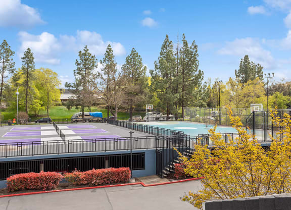 Community Tennis & Pickleball Courts at Fountains at Point West Apartments in Sacramento, CA.