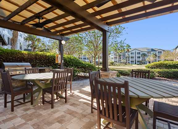 Community outside seating area at Bridges at Crosstown in Tampa, Florida.