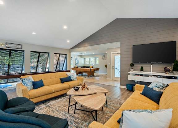 Leasing office interior at Grand Pavilion Apartments in Tampa, FL