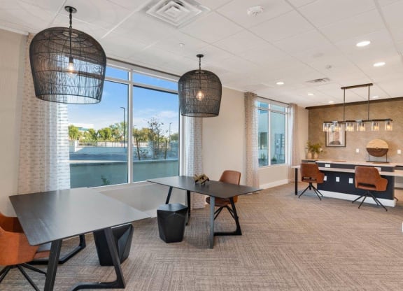 Resident business area at Glen 91 Apartments in Glendale, AZ