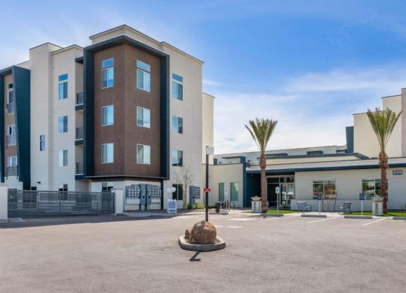 Apartment building exterior at Glen 91 Apartments in Glendale, AZ