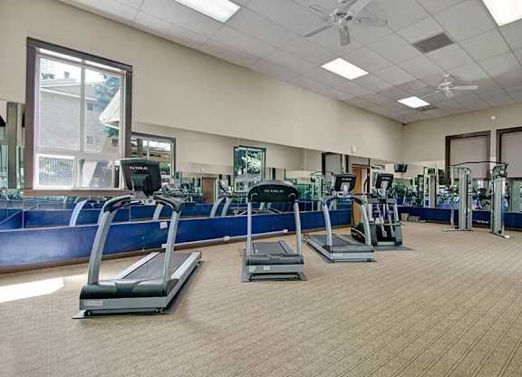 Community Fitness Center at Ridge & Shores Apartments located in Federal Way, WA.