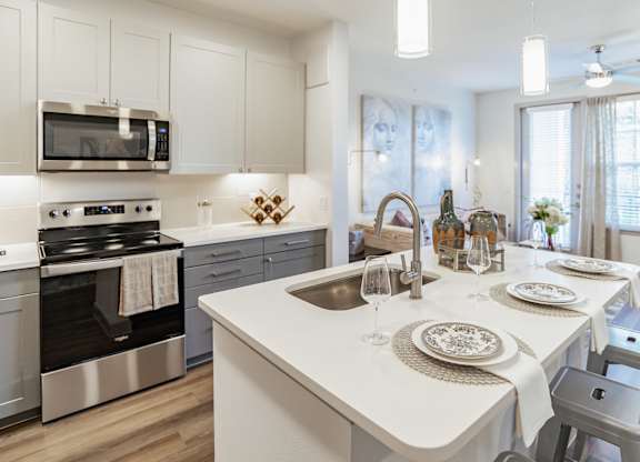 Fully Equipped Kitchen at Alys Crossing Apartments,Texas 77433