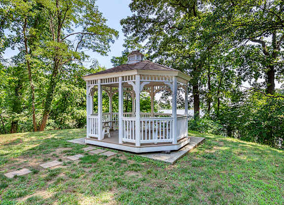 White Garden Gazebo at Annapolis Roads, Annapolis