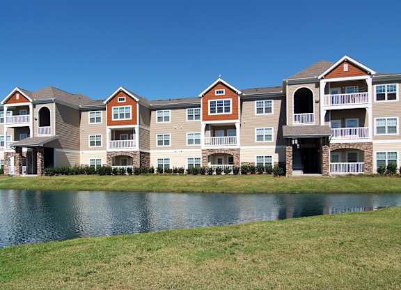 Exterior pond at Ansley Walk, Lafayette, LA