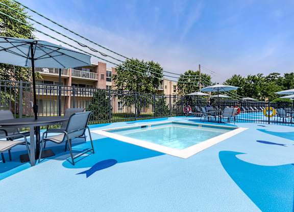 apartment pool at Copper and Quarry Village, Pikesville, Maryland