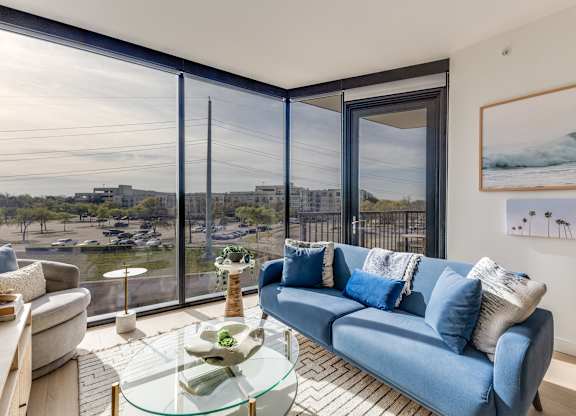 Common Sitting Area at Eastline Residences Apartments, Dallas