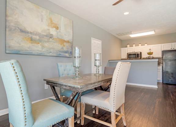 Dinning Area at Grand at Pearl Apartments, Pearl, MS 39208